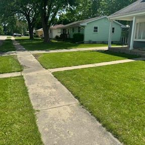 lawn service by JB Mowing reviewed on June 5, 2025