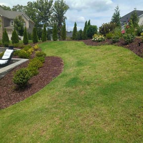 Flower Bed Weeding by Stream Scene Landscaping reviewed on August 31, 2024