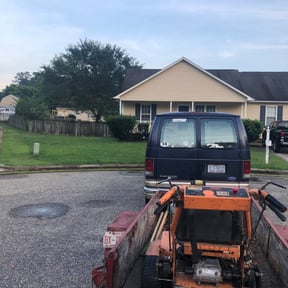 Bush Trimming by Diego Mojica Lawn Care reviewed on August 16, 2025