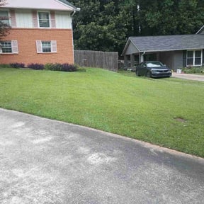 landscape maintenance by JH Landscape LLC reviewed on August 15, 2025