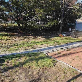 Leaf Removal by Kent Lawn Salon reviewed on April 8, 2026