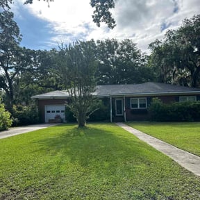 yard maintenance by Grasshopper Lawn Care reviewed on August 19, 2025