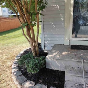 Mulching by Billy Stone reviewed on September 5, 2024