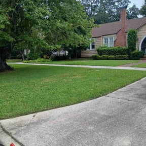 lawn care services by Waters Landscaping reviewed on October 28, 2023