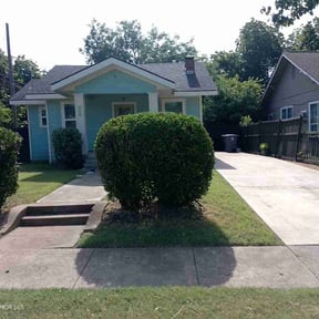 Bush Trimming by R A Jones Enterprise LLC reviewed on July 22, 2026