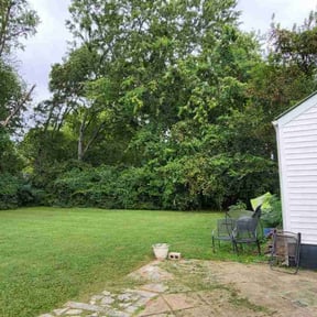 lawn care services by Parker Landscape & Maintenance reviewed on April 5, 2024