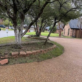 Bush Trimming by Brooks lawn Care reviewed on August 13, 2025