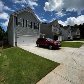 grass maintenance by 3 Amigos Landscaping  reviewed on August 19, 2025