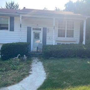 Bush Trimming by HGD landscaping reviewed on November 20, 2025