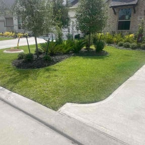 yard maintenance by nathaniel baker reviewed on May 9, 2024