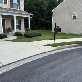 landscaping by Javier's Lawn Care Services reviewed on December 7, 2025