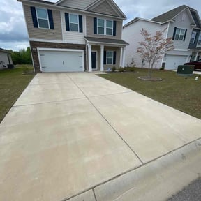 lawn care by Parrish Lawn Service reviewed on August 20, 2025
