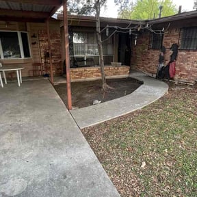 Leaf Removal by E &amp; J Lawnz reviewed on October 19, 2025