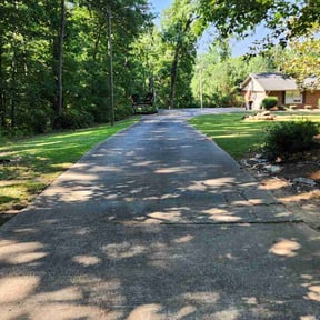 yard service by Rebecca and Mike Lawn Services and Care reviewed on August 15, 2025