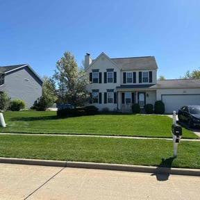 grass maintenance by Premium Design Landscaping Inc reviewed on May 1, 2024