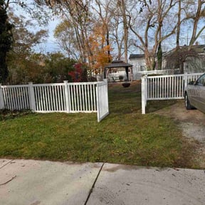 Leaf Removal by Baker's All Needs reviewed on November 18, 2025