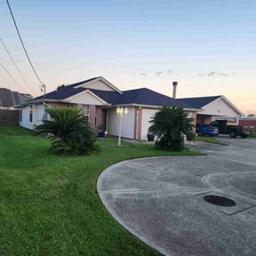 residential landscaping by Lush Lawns reviewed on November 23, 2025