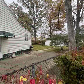 Leaf Removal by Lazar landscaping &amp; lawncare llc reviewed on September 24, 2025