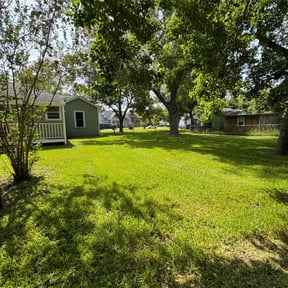 residential landscaping by Blue Lagoon Lawn Service reviewed on November 24, 2025