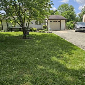 landscaping by Oak Lawn Kare reviewed on August 20, 2025