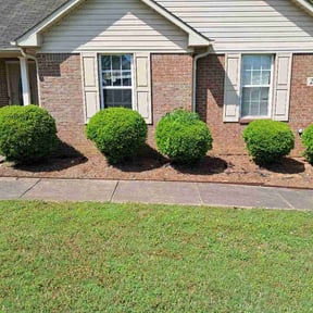 Flower Bed Weeding by Denslow Property Service reviewed on May 17, 2026