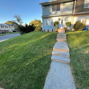 lawn care services by Sosa's Lawn Care &amp; Design LLC reviewed on April 15, 2024