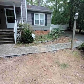 Bush Trimming by BERT&#039;S reviewed on November 10, 2025