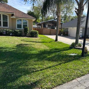 Leaf Removal by Michelle's landscape reviewed on April 21, 2026