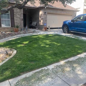 landscaping services by Navarro’s Lawn & Landscaping reviewed on August 20, 2025