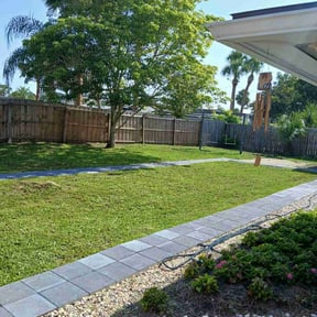 yard maintenance by Steele lawns reviewed on May 18, 2024