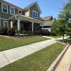 landscape maintenance by A1 Cuts reviewed on November 21, 2025