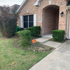 Bush Trimming by OC Lawn Care Services reviewed on August 19, 2025