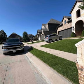 yard care by Right Lawn Care reviewed on August 16, 2025