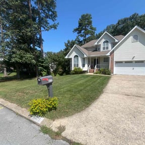 landscaping by BluGrass Groomers Lawn Care reviewed on August 15, 2025