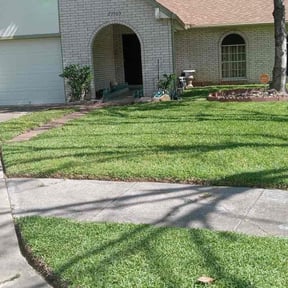 landscaping services by Southern Stripes Landscape reviewed on December 17, 2025