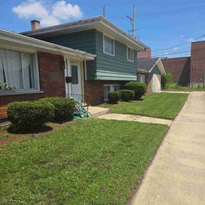 Bush Trimming by Over the top lawn care reviewed on July 15, 2026