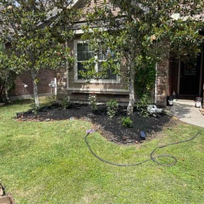 Mulching by OnlyGrass reviewed on August 19, 2025