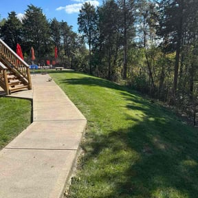 lawn service by CW Unlimited Enterprise LLC reviewed on August 31, 2021