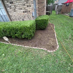 Flower Bed Weeding by Ultimate Landscape Contractor reviewed on May 27, 2026
