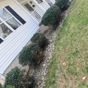 Flower Bed Weeding by K X and T Property reviewed on March 30, 2026