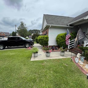 yard work by Irie Lawns reviewed on August 21, 2025