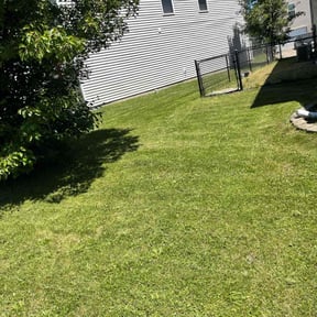 lawn service by Raincrow Landscape and Mowing reviewed on December 15, 2023