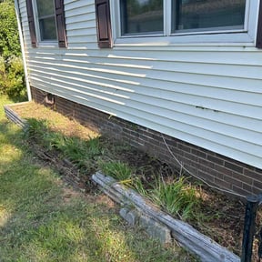 Flower Bed Weeding by King's lawn care services reviewed on October 21, 2025