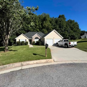 grass maintenance by Tejanos lawn&amp;Landscape reviewed on July 26, 2025