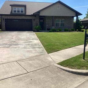 yard service by Hernandez Lawn Care reviewed on November 21, 2025