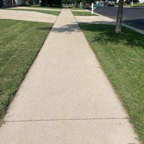 lawn care by Lawn Fairies reviewed on August 23, 2024