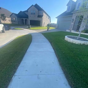 landscaping services by Taylor's Turf reviewed on November 1, 2019
