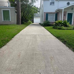 lawn service by Texas Trills  Lawn Service reviewed on August 15, 2025