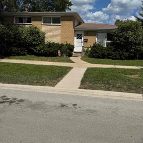 Bush Trimming by Get it done lawn care reviewed on January 29, 2026