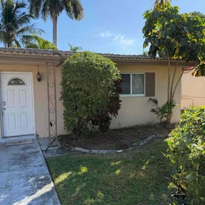 Bush Trimming by KaiTech Landscape reviewed on October 21, 2025